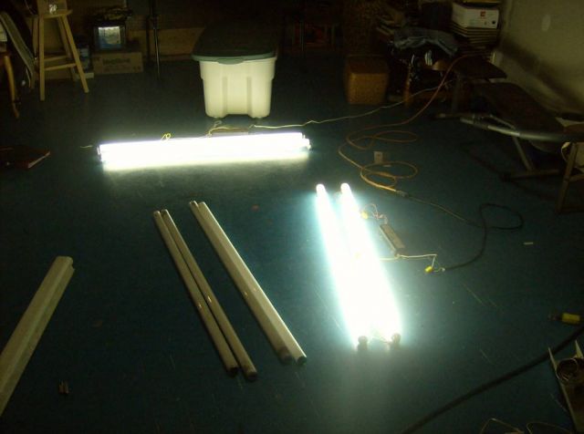 160W of fluorescents!
What I knew during my childhood is exclusively magnetic-ballasted fluorescents, mostly F40s, but also preheat F26T8s on stoves. We used to have one with a preheat fluorescent when I was little.
Keywords: Lit_Lighting