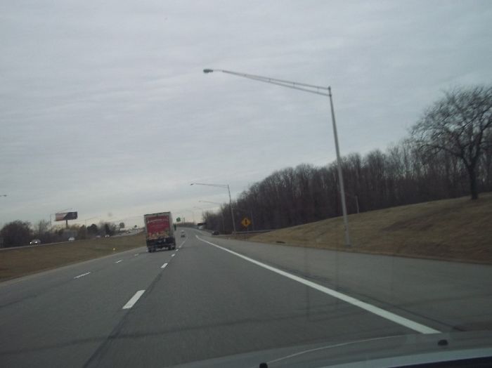 Interstate 390 North to Interstate 490 West General Electric M400A2 400 Watt HPS
These are the massive poles I alluded to before in Rochester along Interstate 390.  Basically 40 foot poles with 30 foot mastarms.
Keywords: American_Streetlights