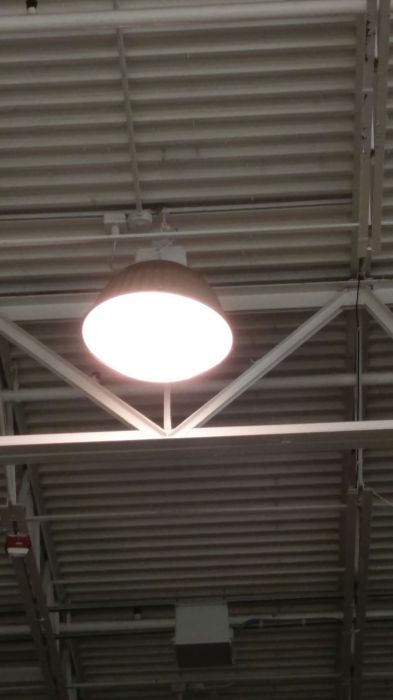 Lithonia Hi-Tek high/low bay 400w Metal Halide fixture
These have a different look, than the clear acrylic ones. This at a Lowe's, at the garden center.
Keywords: Lit_Lighting