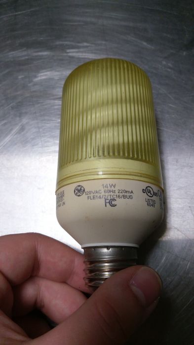 GE CFL 14w bug light bulb
Looks pretty much used.
Keywords: Lamps