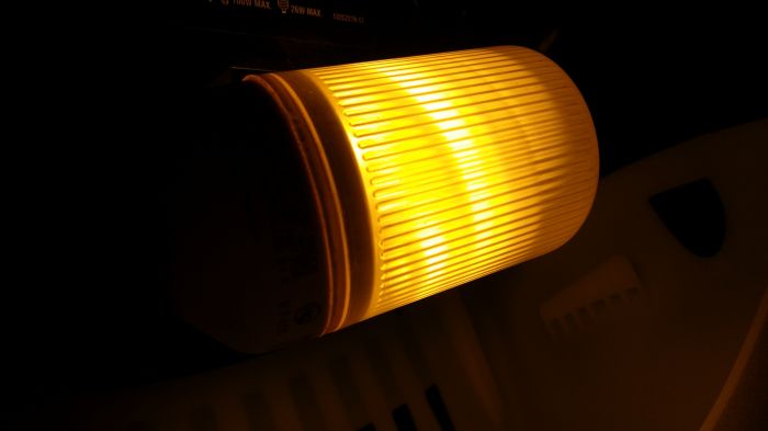 GE CFL 14w bug light bulb (lit)
Yet its still working!
Keywords: Lit_Lighting