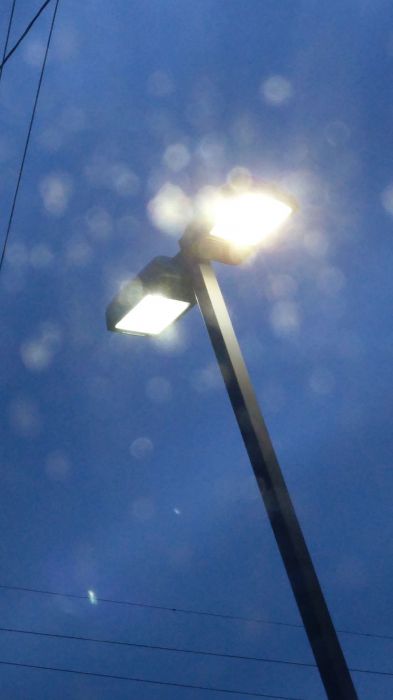 Metal Halide gas station lights at full brightness
At a Exxon gas station.
Keywords: Lit_Lighting