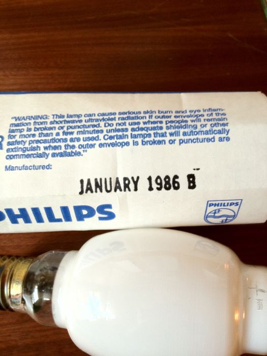 NOS Philips/Westinghouse Lifeguard 175w
Picked this up on eBay for about 9 bucks. NOS Philips Westinghouse lifeguard 175w, coated BT shaped lamp.
Keywords: Lamps