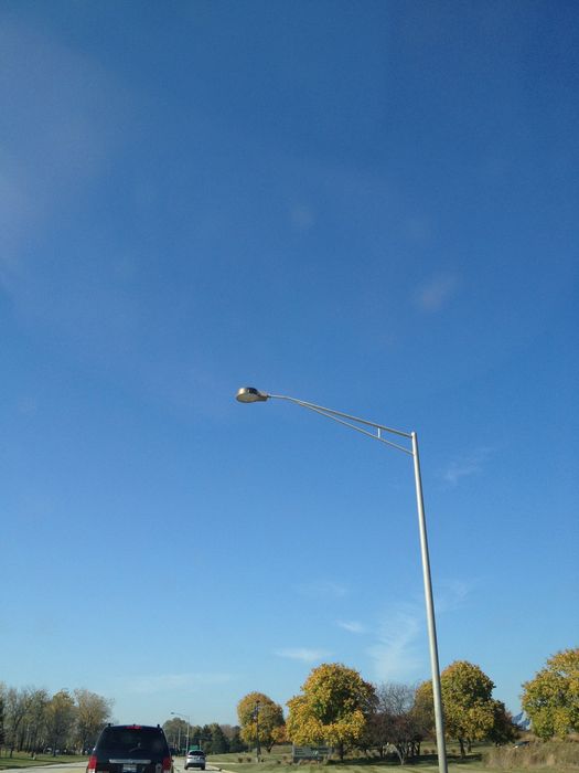 Please identify
I've only ever seen this kind of light in Palatine and Arlington Heights, IL. No idea what it is. It's HPS, though.
Keywords: American_Streetlights