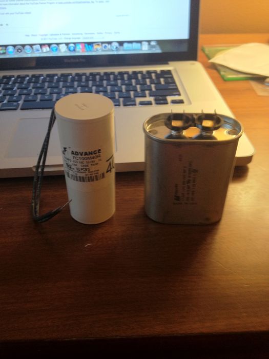 New and Old capacitors
The one on the left is new (10mfd 400v), the one on the right is old (17.5mfd 300v).
Keywords: Gear