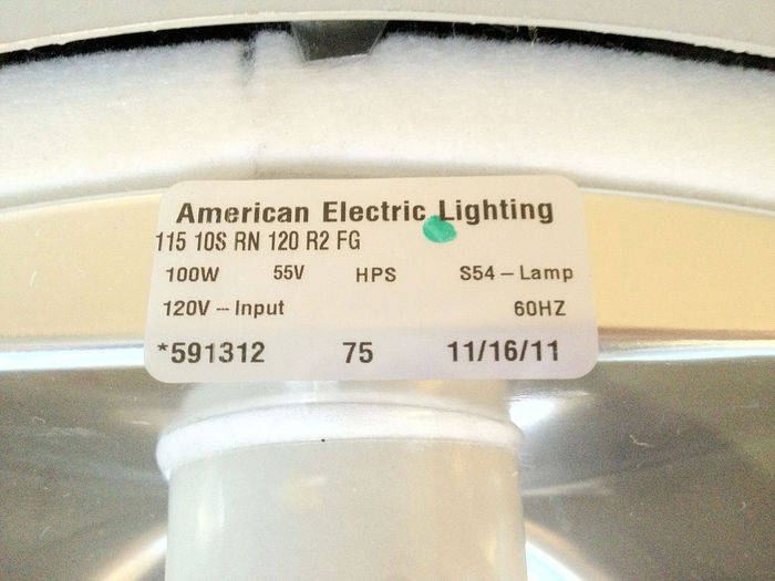 Label
As you can see by the date, this thing is brand-spankin'-new!
Keywords: American_Streetlights