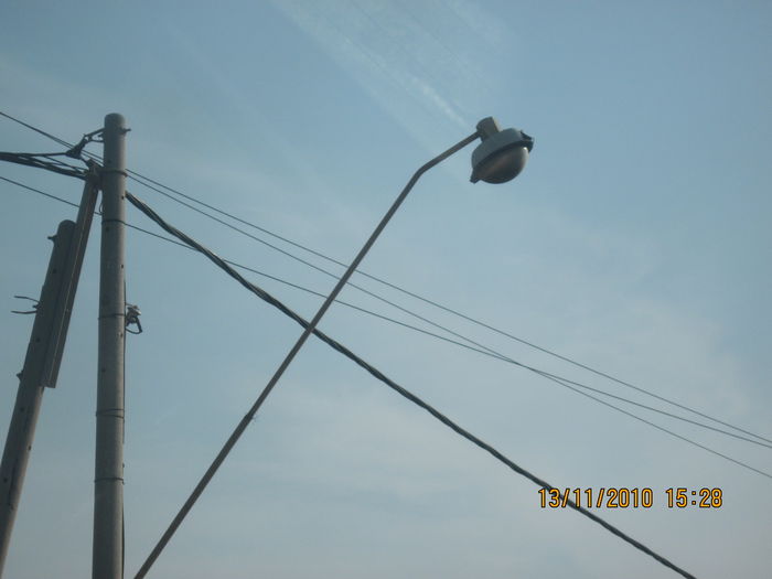 Unknown brand lantern in Hadera city, out of service
Someone in LG, thought that this lantern is one of the lanterns in the 1950" "Form" series of GE (Form 101R).
Is this is true?
Keywords: Misc_Fixtures