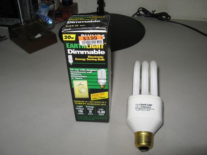 Philips Earthlight Dimmable 20 watt
This is a 20 watt 

Philips first came out with dimmable compact fluorescent lamps in 1997
Keywords: Lamps