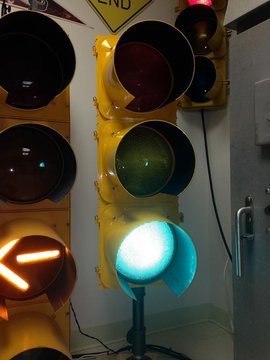 Dialight Integrated Traffic Signal Head
Green on!!
Keywords: Traffic_Lights