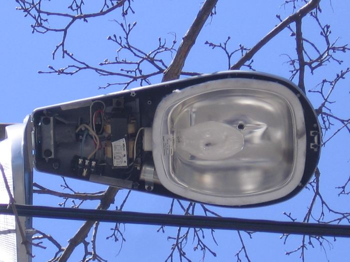 2003 American Electric Model 115 (MV)
From Hyde Park, Boston, MA
Keywords: American_Streetlights