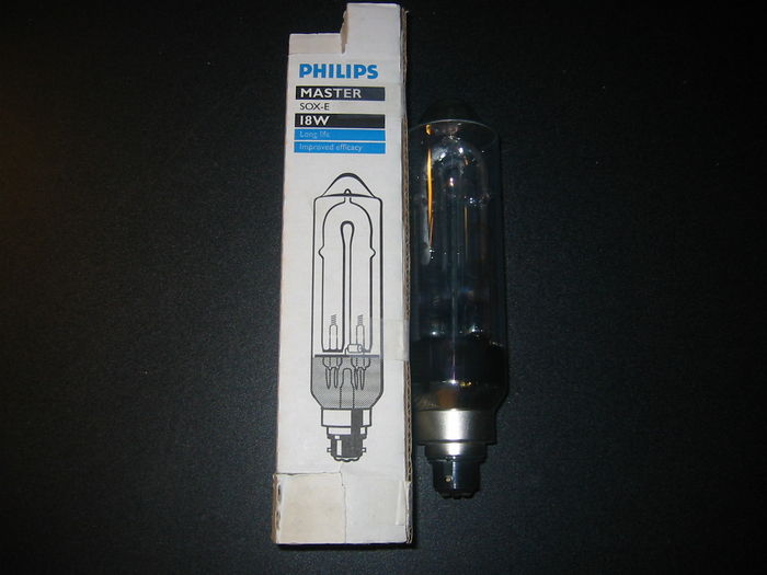 Philips 18 watt sox-e lamp
Got this off the internet
Keywords: Lamps