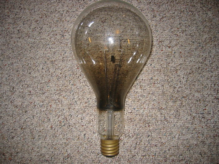 750 watt incandesent lamp
Vintage lamp
Keywords: Lamps