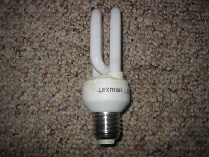 Lexman 15 watt cfl
Got this in Portugal.
Keywords: Lamps