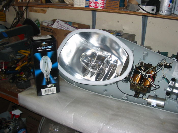 Arc master 400 watt clear mercury lamp.
Just in today I'm thinking this lamp would look great with a sag lens in my 125.
Keywords: Lamps