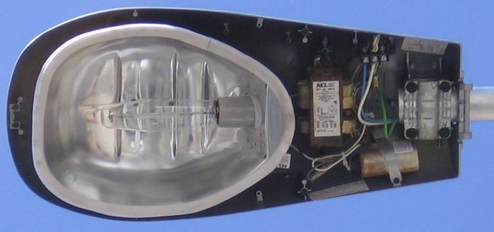 2003 American Electric Model 125
From Dorchester, Boston, MA
Keywords: American_Streetlights