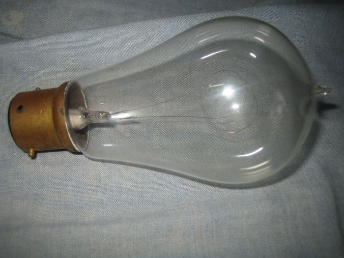 NOS 106 year old (made in 1905) light bulb
here is my NOS 106 year old (made in 1905)105V 16Cp carbon filement light bulb I got from James hooker for FREE!!!!!!
Keywords: Lamps