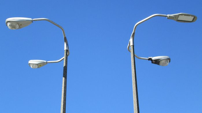 Left Pole: 2 Crouse-Hinds OVMs; Right pole: Philips Hadco RX2 & Crouse-Hinds L-250
From Roxbury, Boston, MA
Keywords: American_Streetlights