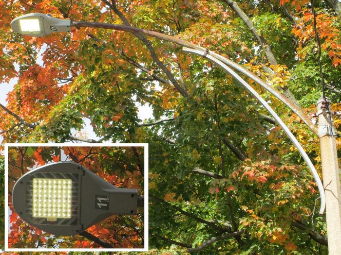 Philips Hadco RX1 Dayburner (autumn scene)
From Jamaica Plain, Boston, MA
Keywords: American_Streetlights