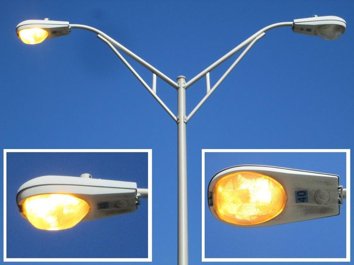 2 Thomas & Betts Model 125s
From Medford, MA - One is a Dayburner. But they got the wrong nema tags for 400 watt Mercury Vapor!
Keywords: American_Streetlights