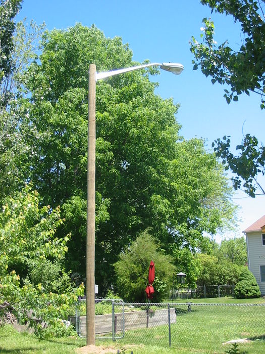 New pole and light install.
Nice and shiny new.
Keywords: Miscellaneous