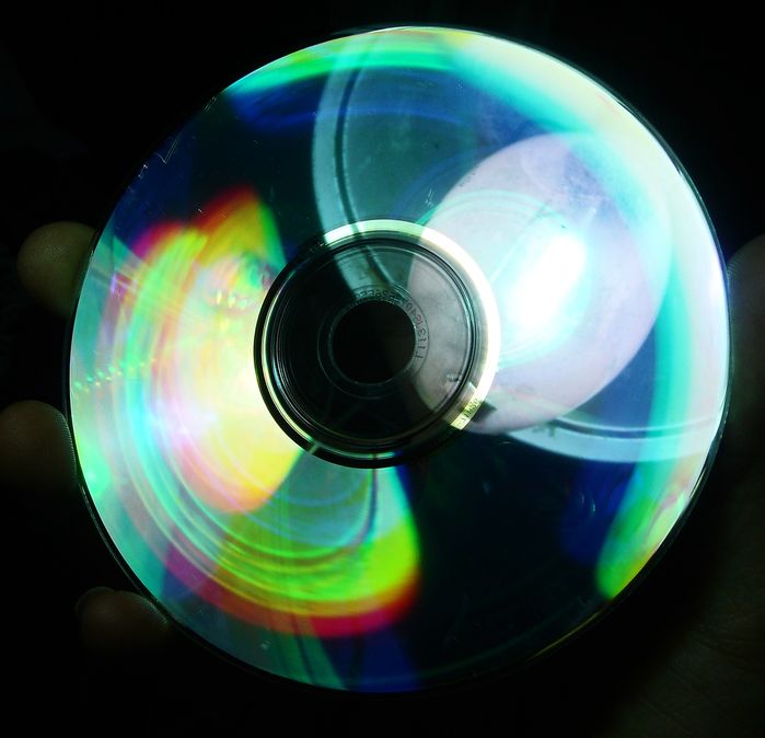 Mercury Vapor Effects on DVD
Mercury Vapor Lamp Reflecting off a DVD-RW.
Keywords: Lit_Lighting