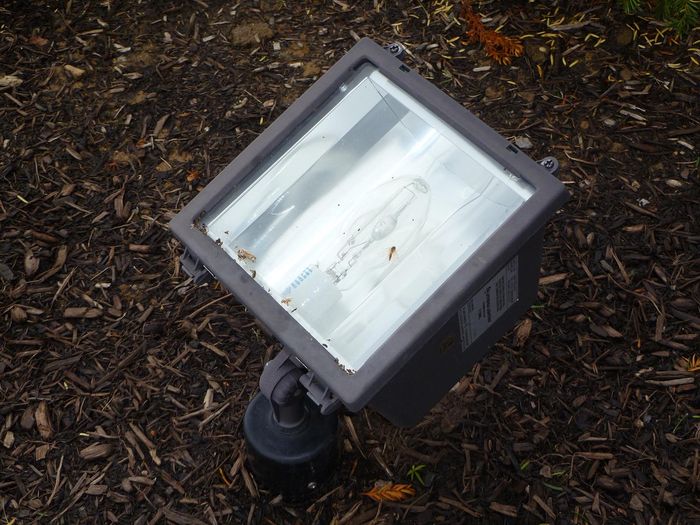 Lithonia Lighting F150ML 150w
This lil MH flood light has a Caster branded lamp. Oh, boy. This is an explosion waiting to happen here...
Keywords: Misc_Fixtures