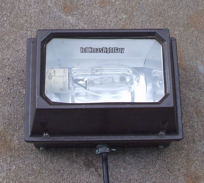 175w MH Floodlight
A 175w metal halide floodlight.  Found at a garage-sale on the weekend for $5. Looks like its had little if any use.

I might eventually put this up somewhere in the yard but I'll need to find or make some sorta mounting bracket.
Keywords: Misc_Fixtures