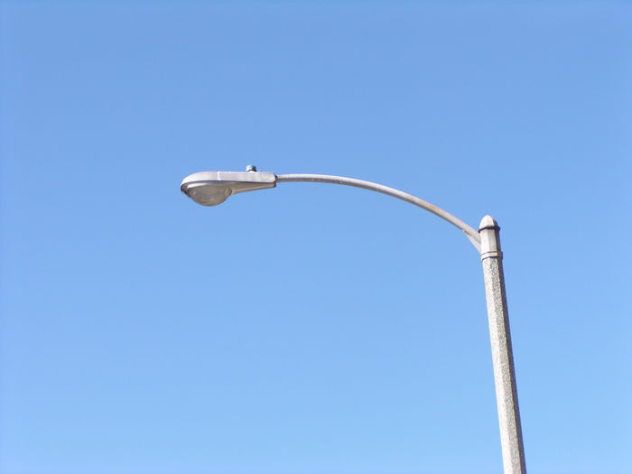 Spaulding Metropolitan luminaire
There are some still in Azusa, CA. They are 175w MV.
Keywords: American_Streetlights