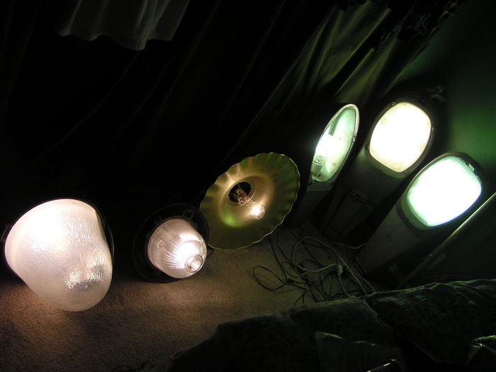 My collection LIT UP!
Three incandescent, three mercury vapor! Tell me what you think!
Keywords: American_Streetlights