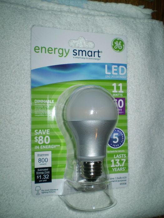 General Electric Energy Smart LED
Here I picked up at Sam's Warehouse at Cobb Parkway, Marietta, GA, USA today (2013-1-6) thinking a great addition to my collection.  These bulbs set me back almost US$ 19.

Fabrication Location: China
Keywords: Lamps