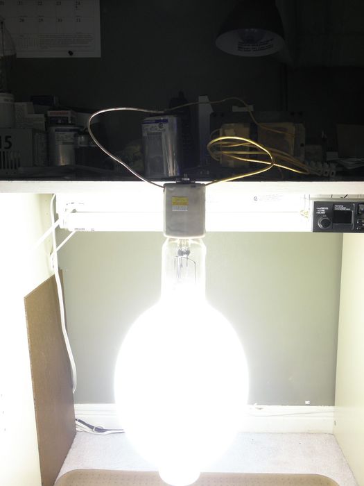 Big Bad MH!
Here's one of my 1kW MH lamps being tested using a Advance 1kW MH ballast, this thing is like a mini sun when fully warmed up. xD
Keywords: Lit_Lighting