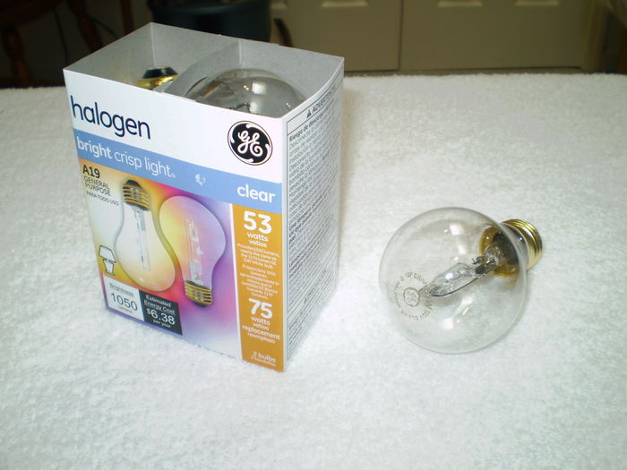 General Electric Halogen 53 Watts Clear (New Package)
Here is new package of General Electric Halogen General Purpose 53 Watts light bulb.

Compare what I have posted earlier at [url=http://www.galleryoflights.org/mb/gallery/displayimage.php?pos=-4352]General Electric 53 Watts Halogen General Purpose[/url].

Fabrication Location: China
Keywords: Lamps