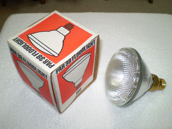 Commonwealth Edison 150 Watts PAR 38 Floodlight
Commonwealth Edison 150 Watts PAR 38 Floodlight, still brand new in the box.

The etch is from Sylvania.

Probably got that in the 1980's, don't remember when.

Base:[Medium] (one-inch) Edison Screw (E26) Skirted
Voltage: 120 Volts
Bulb Shape: PAR38
Fabrication Location: USA
Fabrication Date: 2 and 2 between the etches.
Keywords: Lamps