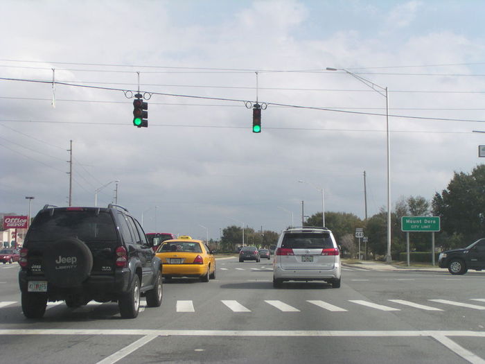 State of Florida set up
Found on US 441 in Mt. Dora, FL. The traffic lights and street lights are owned and maintained by the Florida Deptartment of Transportation (FDOT).
Keywords: Traffic_Lights