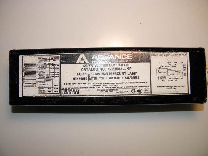Advance 175w Mercury Ballast
Here's a used Advance 175w F-Can mercury ballast that I found at Restore, it's a fairly recent ballast but it only runs MV lamps. 
Keywords: Gear