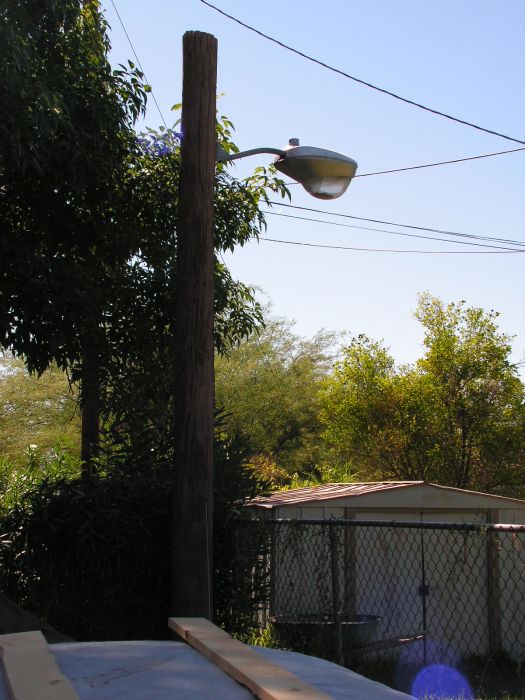 pic of my working joslyn mv-141 
i put this up for my neighbor about a year ago still has a merc clear 175 watter
Keywords: American_Streetlights