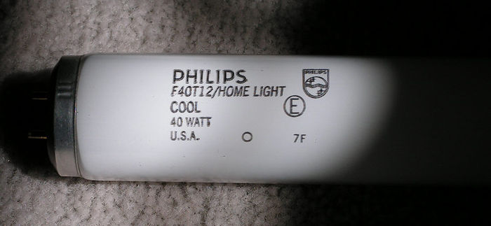 Philips Home Light F40T12
Early triphosphor replacement for the F40CW due to EPACT, purchased in the late 1990's, now in my collection. Pre-Alto!
Keywords: Lamps