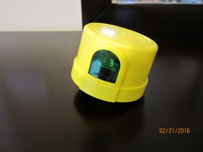 Yellow FP OLC Sun-Tech Photocontrol
Here is a FP OLC Sun-Tech 480 volt electronic photocontrol.
Keywords: Gear