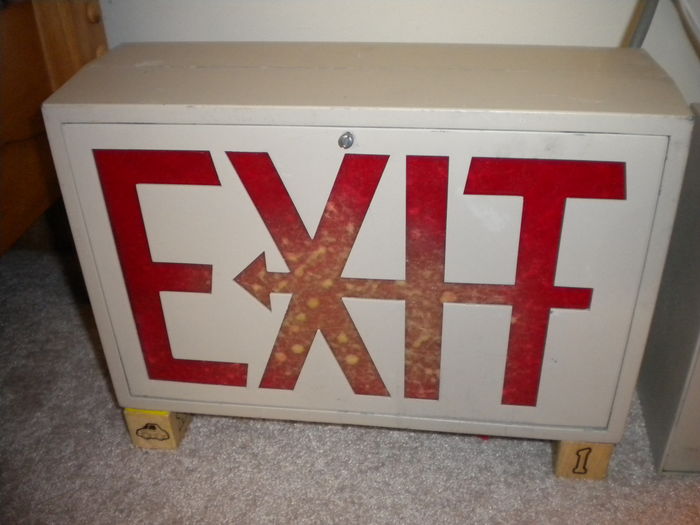 1950s Prescolite Exit Sign
Keywords: Indoor_Fixtures