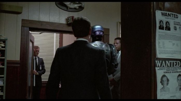 Robocop (1987) 0:30:19
Robocop himself again. Can anyone see anything cool in this shot?
Keywords: Misc_Fixtures
