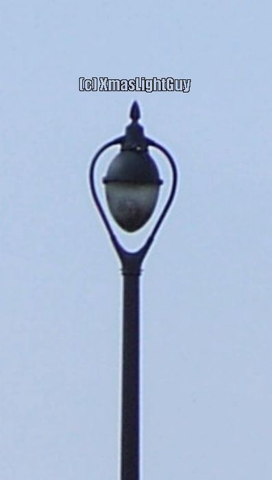Streetlight #109 - Old Acorn-Style 
Acorn-style streetlight in a park... I'm guessing its fairly old, and (unless converted) still MV
(could be as old as 1949 if original)

Location: 
Cheesman Park, Denver CO 
Keywords: American_Streetlights
