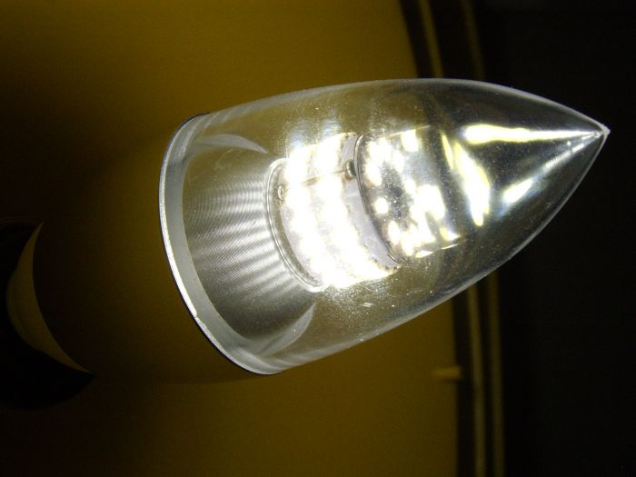Lohas dimmable LED 8w bulb (lit)
Just showing this bulb, being lit. 
Keywords: Lit_Lighting