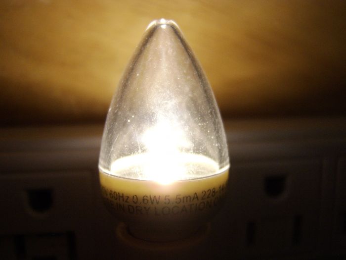 0.6w LED night light bulb (lit)
Showing you the bulb, being lit.
Keywords: Lit_Lighting