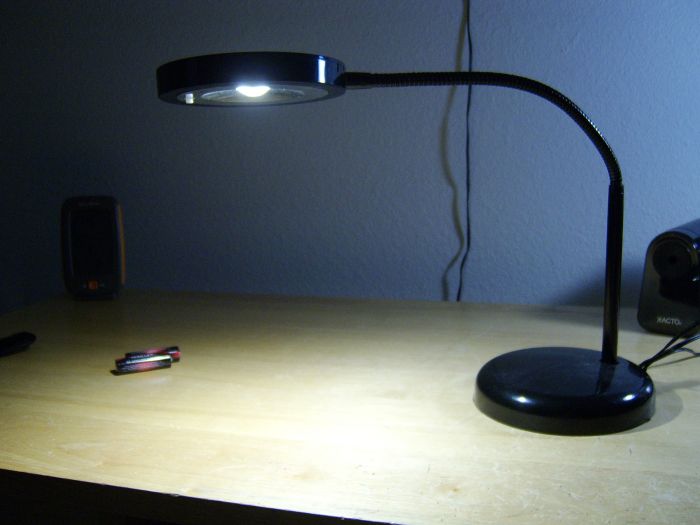 My first desk lamp which is a LED one. (lit)
Theres my first desk lamp which is being lit.
Keywords: Misc_Fixtures