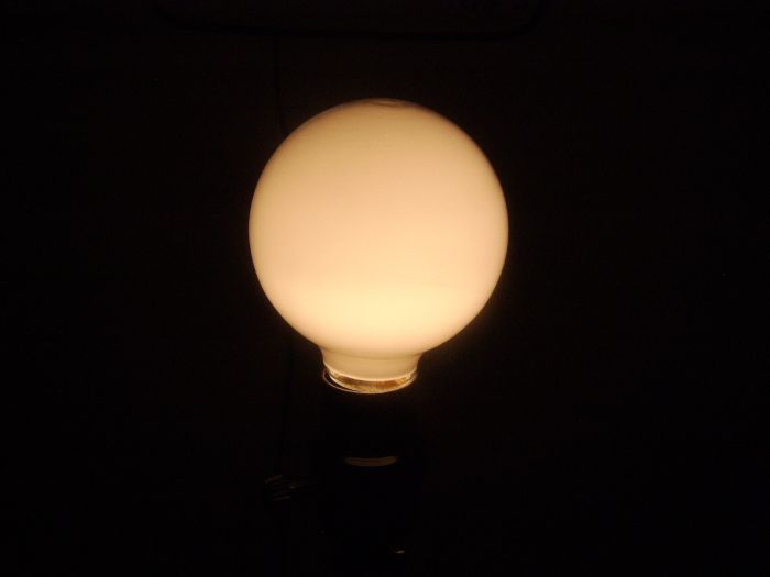 Sylvania incandescent G25 40w globe bulb (lit)
Heres one of the bulbs being lit.
Keywords: Lit_Lighting