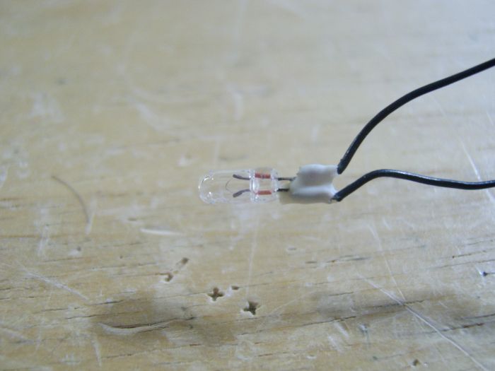 Another 3v incandescent rice lamp
Found this also in my electronic parts drawer.
Keywords: Lamps