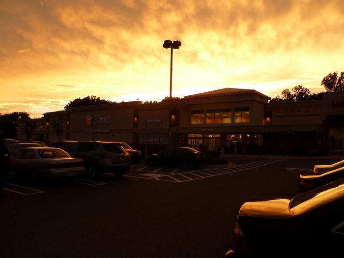 Sky's on FIRE!
Same "Walmart" store as the first pic. Taken months before the one where Jace says it's Walmart.
Keywords: Misc_Fixtures