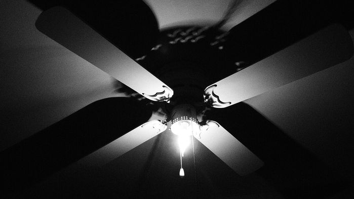 Harbor Breeze Armitage 98120
My boring ceiling fan in HD! All it takes is one E-12 based lamps. So I am pretty much limited in choosing lamps to use in it. A E-26 lampholder would look off center.
Keywords: Indoor_Fixtures