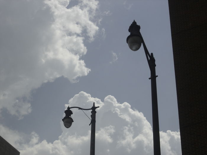 Holophane Teardrops in Downtown Birmingham
Nice Looking Ones...they are 400 Watt MH

(July,2009)
Keywords: American_Streetlights