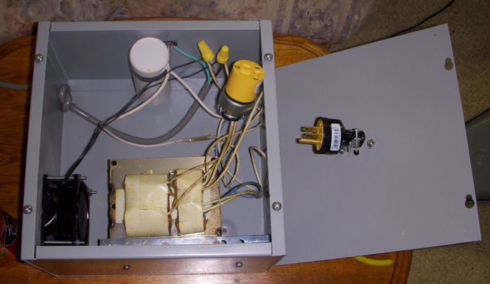 400w MH ballast box, Addition: Plug
Here it is unplugged.
Keywords: Gear